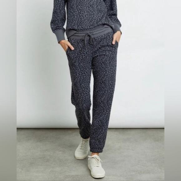 Rails Womens Kingston Charcoal Mini Cheetah French Terry Joggers Sz M Dark Grey - Picture 1 of 11